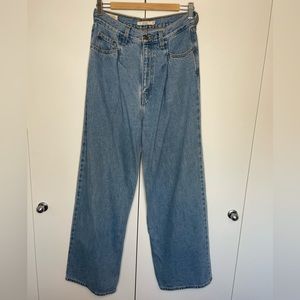 Levi’s Premium pleated high loose jeans